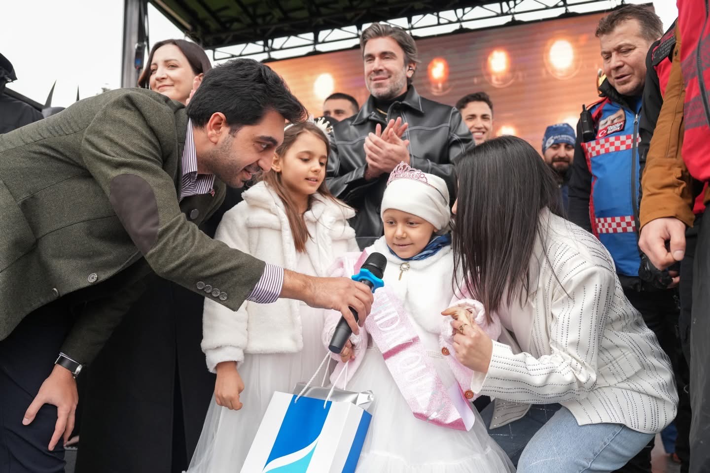 Balonlar Almira için yükseldi: